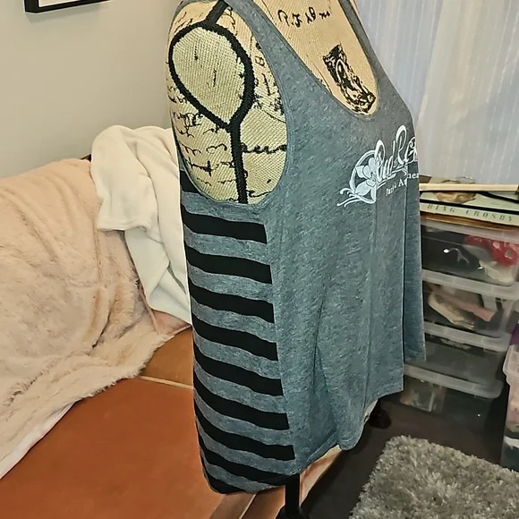 Red Rocks Tank Top - Picture 4 of 8